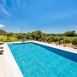 Rudi Vilă Atsoupades